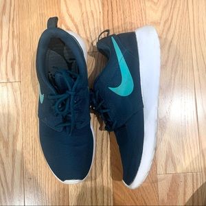 Nike Roche Runs